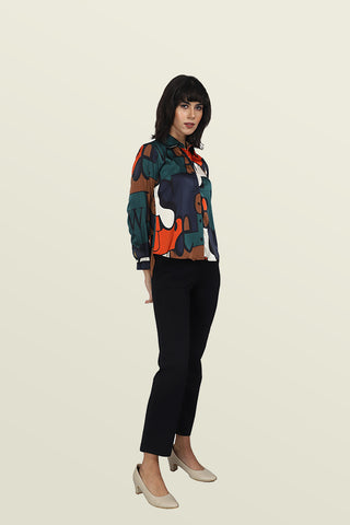 ALPHABET PRINTED HIGH-LOW SHIRT